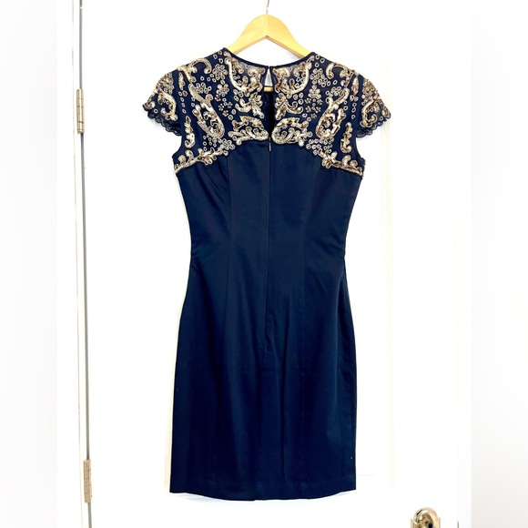 French Connection dress with sequin details - size 0 - Picture 2 of 3